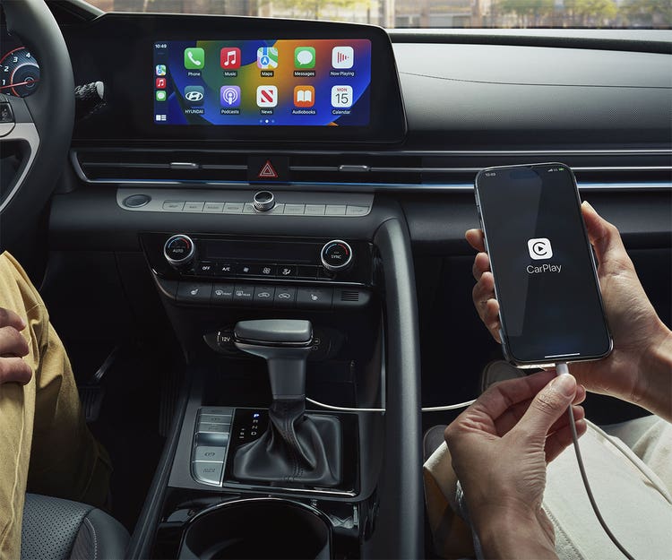 Apple CarPlay&amp;trade; and Android Auto&amp;trade;