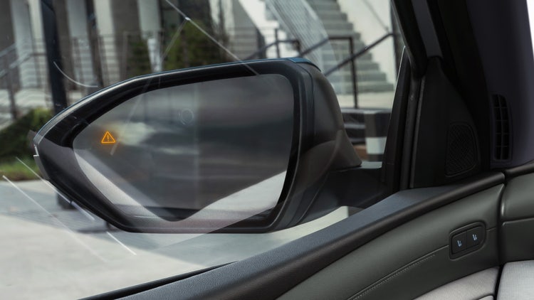 Standard Blind-spot Collision Warning (BCW)