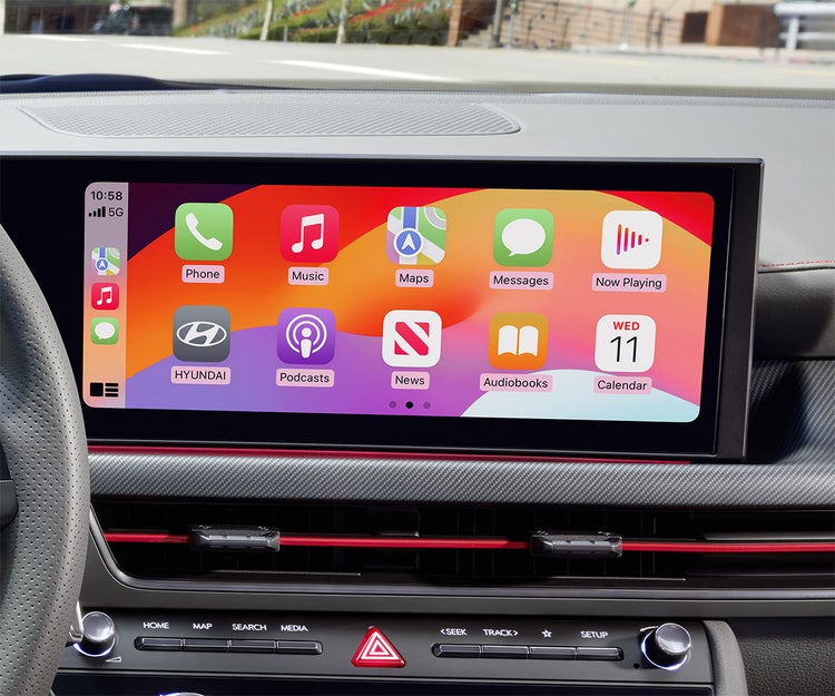 Apple CarPlay&amp;trade; and Android Auto&amp;trade;