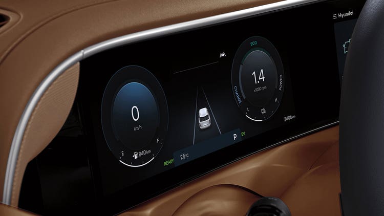 12.3” digital gauge cluster (Standard)&lt;br> &amp;nbsp;