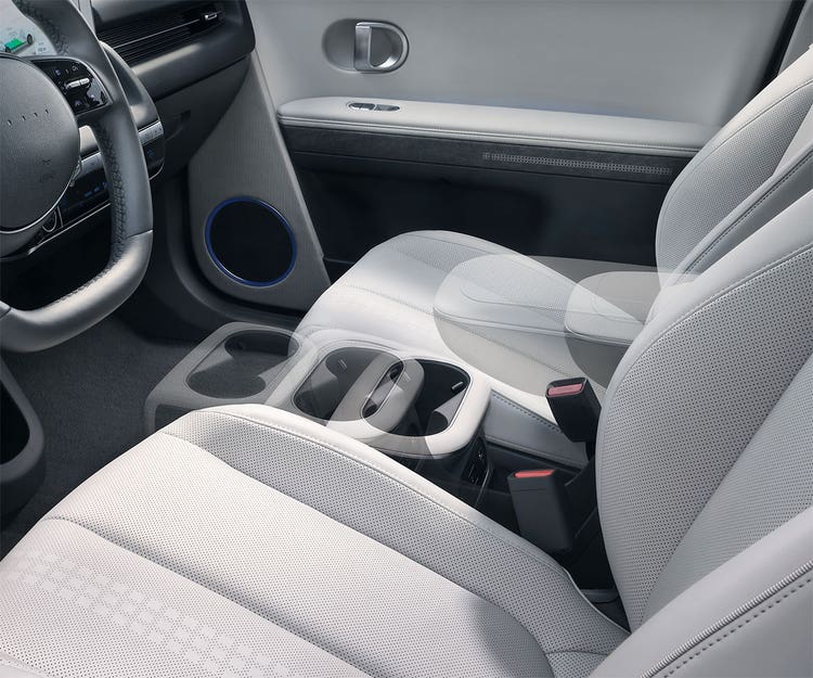 Sliding centre console