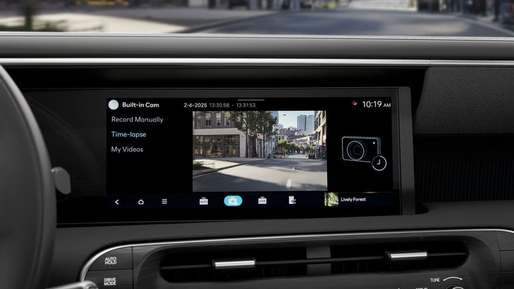 Built-in dual-channel dashcam recorder (Available)