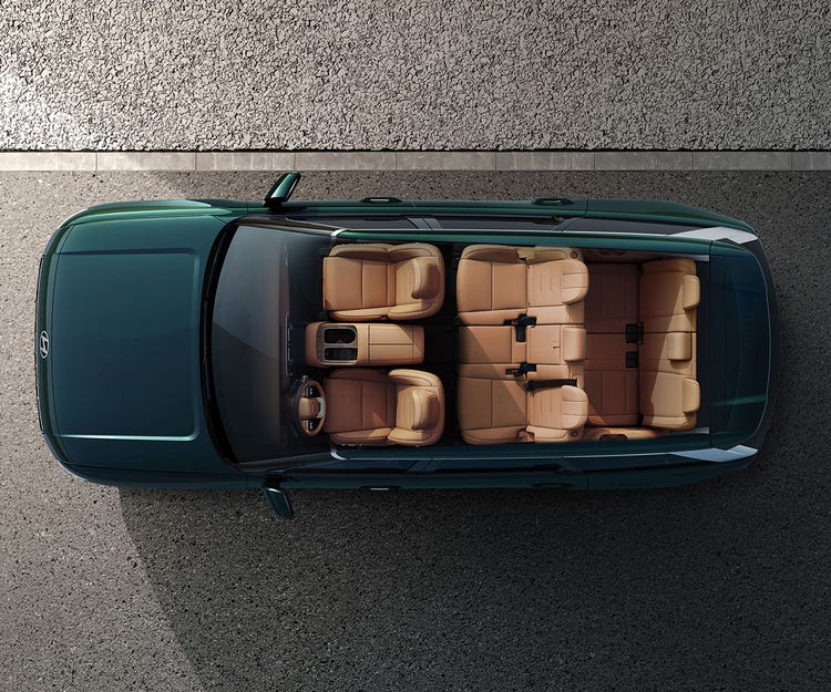 8-passenger configuration (Standard)