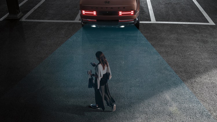 Assistance à l&#39;évitement de collision pour stationnement en marche arrière livrable