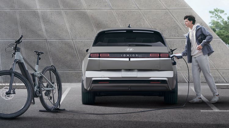 Prise intérieure pour la recharge bidirectionnelle livrable